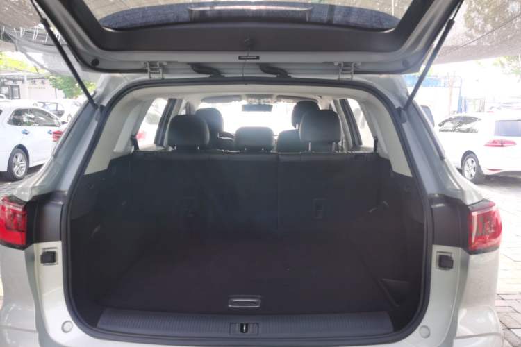 Used Roewe RX5 MAX 2019 300TGI Automatic Smart Cabin Luxury Edition Trunk