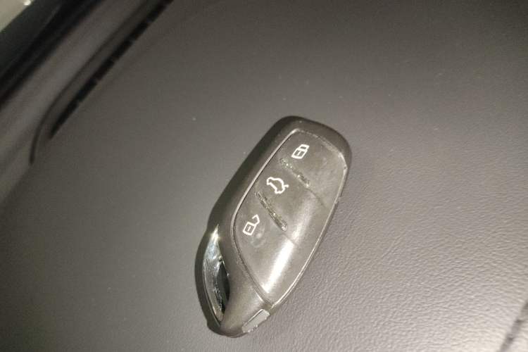 Used Roewe RX5 MAX 2019 300TGI Automatic 4G Connect Luxury Edition Vehicle Key