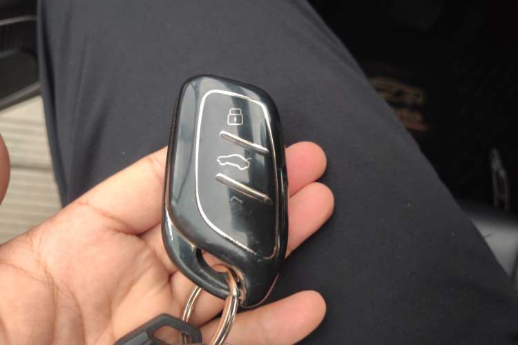 Used Roewe RX5 MAX 2019 300TGI Automatic 4G Connect Luxury Edition Vehicle Key