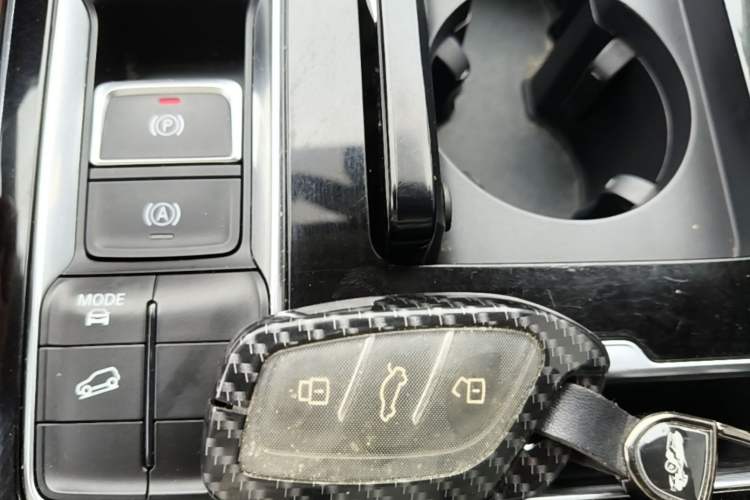 Used Roewe RX5 MAX 2019 300TGI Automatic 4G Connect Luxury Edition Vehicle Key