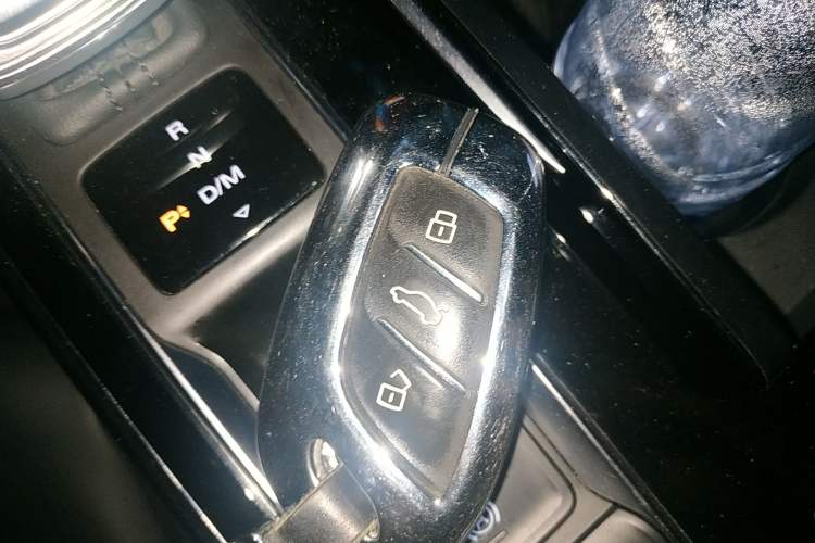 Used Roewe RX5 MAX 2019 300TGI Automatic Smart Cabin Luxury Edition Vehicle Key