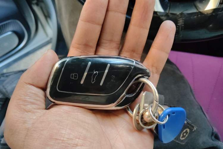 Used Roewe RX5 MAX 2019 300TGI Automatic Smart Cabin Luxury Edition Vehicle Key
