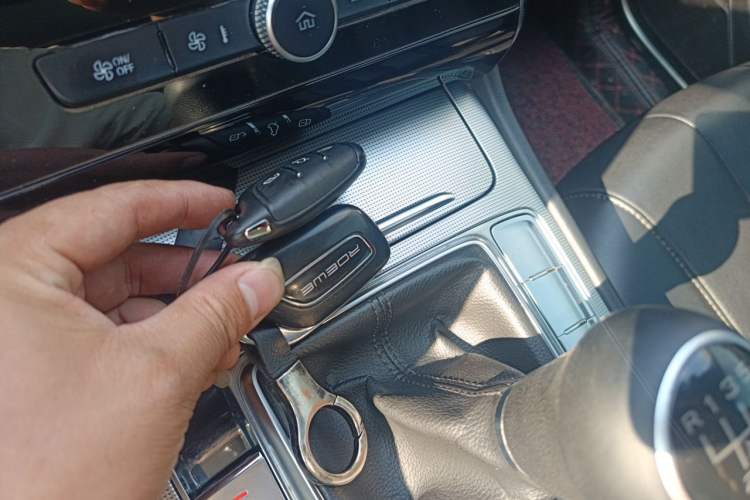 Used Roewe RX5 MAX 2019 300TGI Manual 4G Connect Luxury Edition Vehicle Key