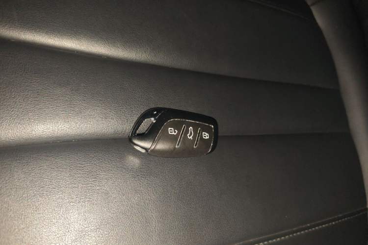Used Roewe RX5 MAX 2019 300TGI Automatic 4G Connect Luxury Edition Vehicle Key