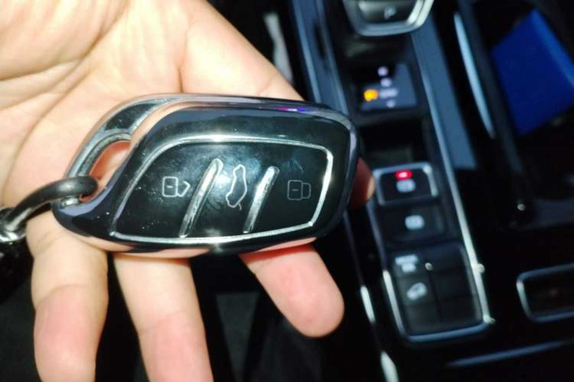 Used Roewe RX5 MAX 2019 300TGI Automatic Smart Cabin Luxury Edition Vehicle Key