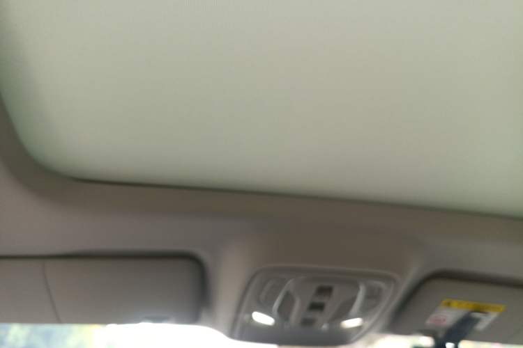 Used Roewe RX5 MAX 2019 300TGI Automatic 4G Connect Luxury Edition Headliner