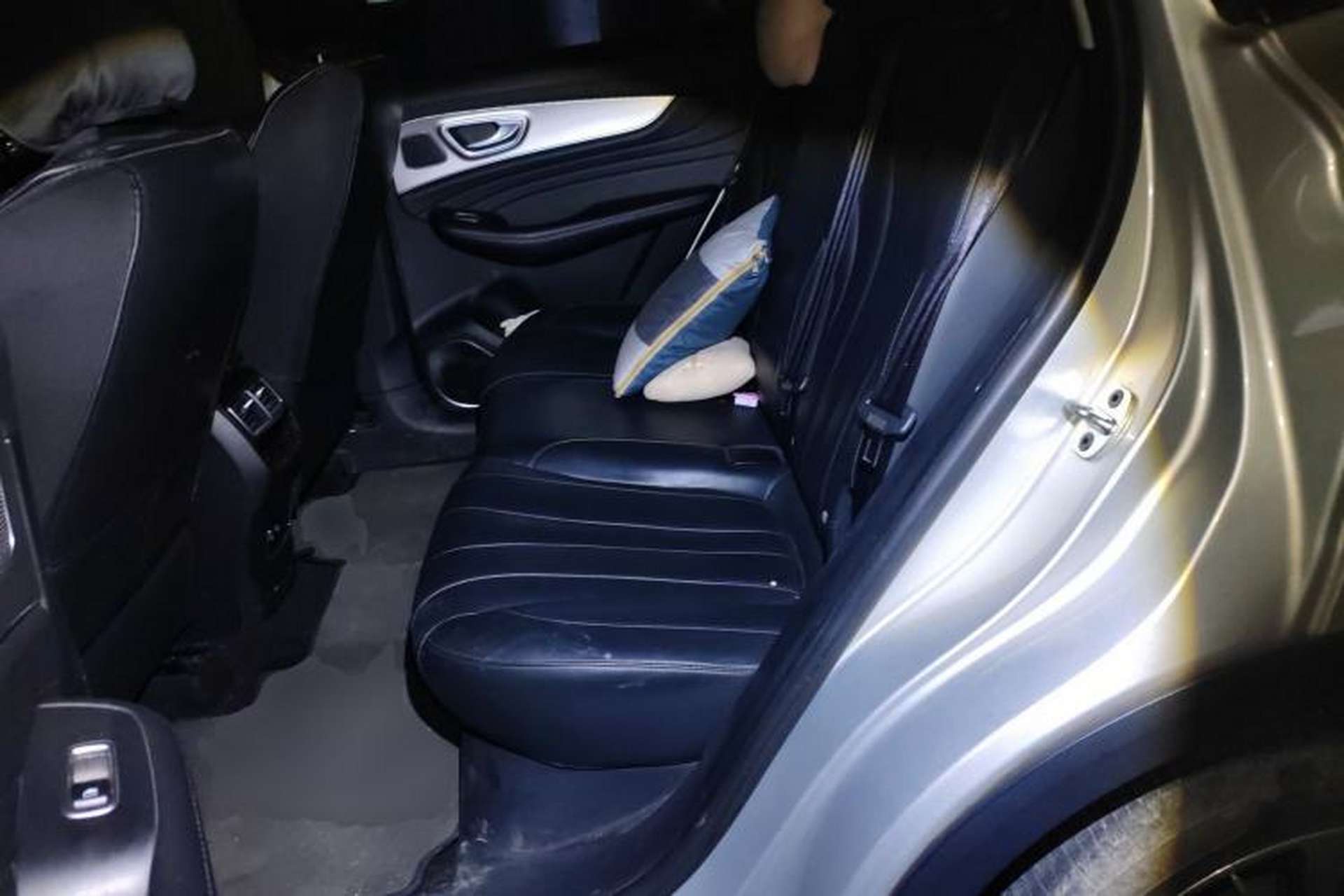 Used Roewe RX5 MAX 2019 300TGI Automatic 4G Connect Luxury Edition Left Rear Seat