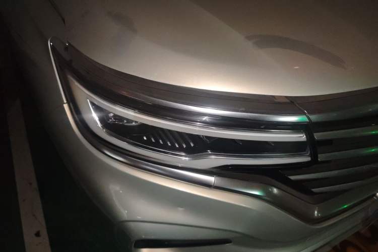 Used Roewe RX5 MAX 2019 300TGI Automatic Smart Cabin Luxury Edition Right Front Headlight