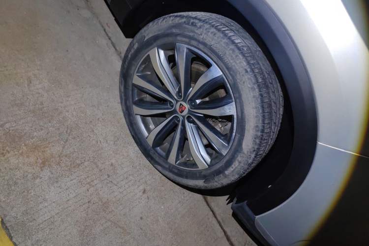 Used Roewe RX5 MAX 2019 300TGI Automatic 4G Connect Luxury Edition Right Front Wheel Hub