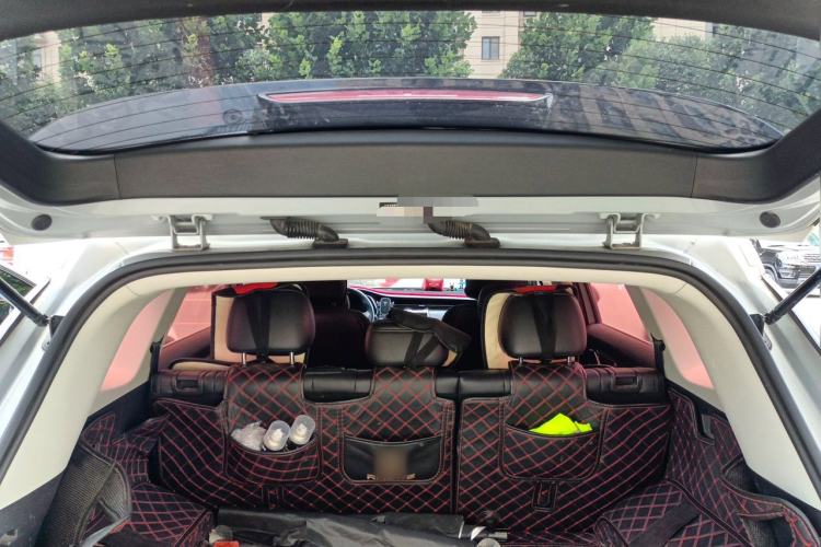 Used Roewe RX5 MAX 2019 300TGI Automatic 4G Connect Luxury Edition Trunk