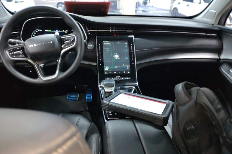 Used Roewe RX5 MAX 2019 400TGI Automatic 4G Connect Luxury Edition Center Console