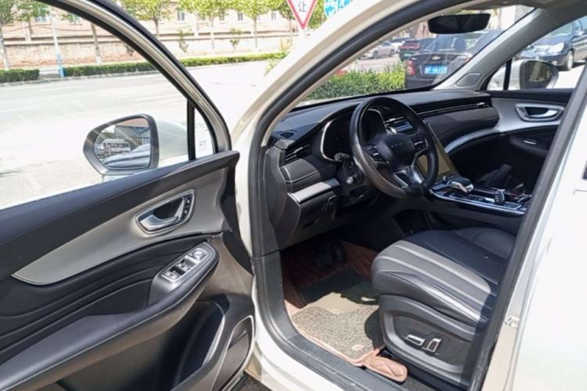 Used Roewe RX5 MAX 2019 300TGI Automatic 4G Connect Luxury Edition Driver Seat