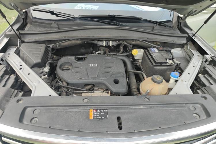 Used Roewe RX5 MAX 2019 300TGI Automatic Smart Cabin Luxury Edition Engine Bay