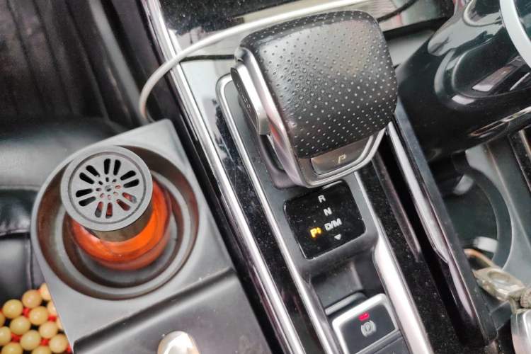 Used Roewe RX5 MAX 2019 300TGI Automatic 4G Connect Luxury Edition Gear Lever
