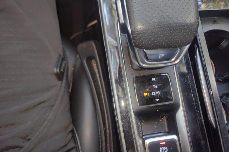 Used Roewe RX5 MAX 2019 400TGI Automatic Smart Cabin Flagship Edition Gear Lever