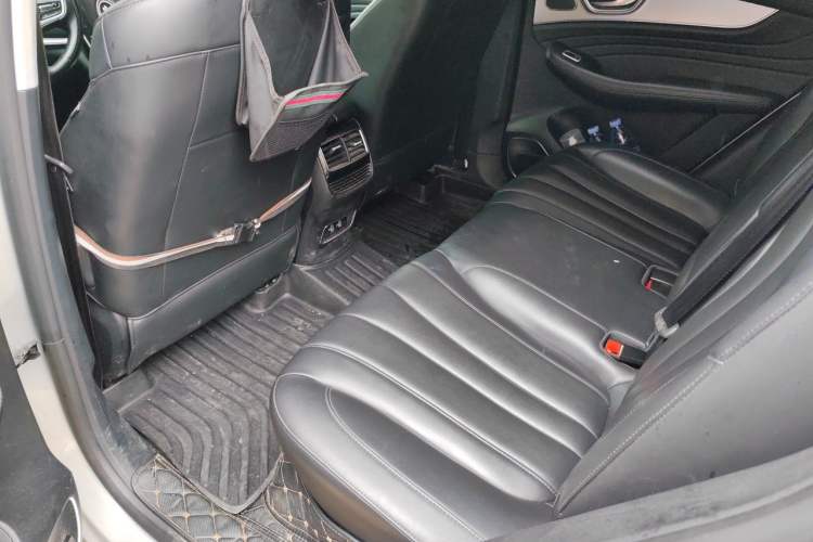 Used Roewe RX5 MAX 2019 300TGI Automatic 4G Connect Luxury Edition Left Rear Seat