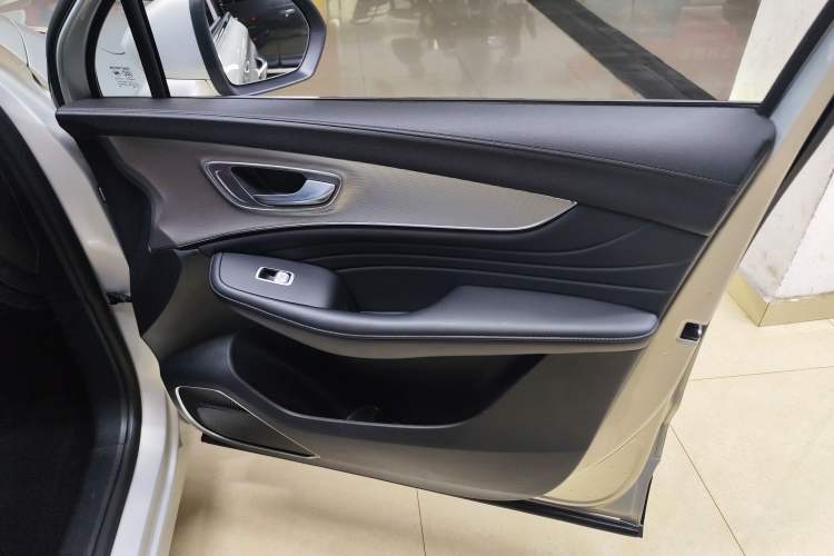 Used Roewe RX5 MAX 2019 300TGI Automatic Smart Cabin Luxury Edition Right Front Door Interior