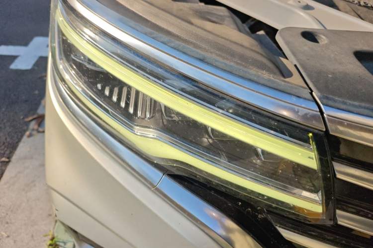 Used Roewe RX5 MAX 2019 300TGI Automatic Smart Cabin Flagship Edition Right Front Headlight