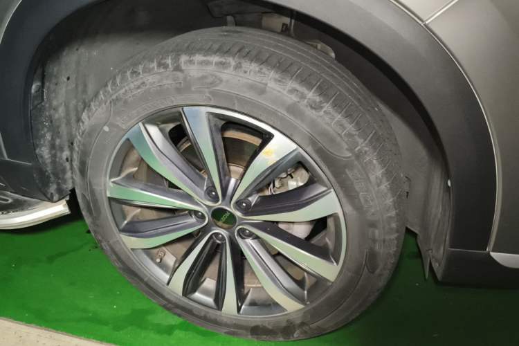 Used Roewe RX5 MAX 2019 300TGI Automatic 4G Connect Luxury Edition Right Front Wheel Hub