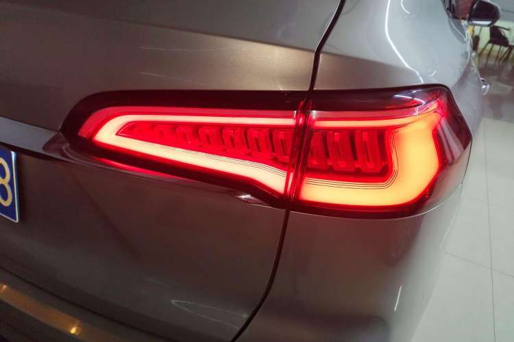 Used Roewe RX5 MAX 2019 300TGI Automatic Smart Cabin Luxury Edition Right Rear Taillight