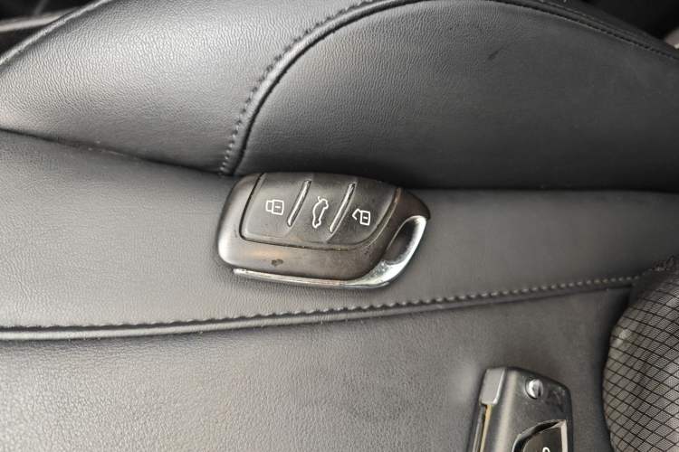 Used Roewe RX5 MAX 2019 300TGI Automatic Smart Cabin Luxury Edition Vehicle Key