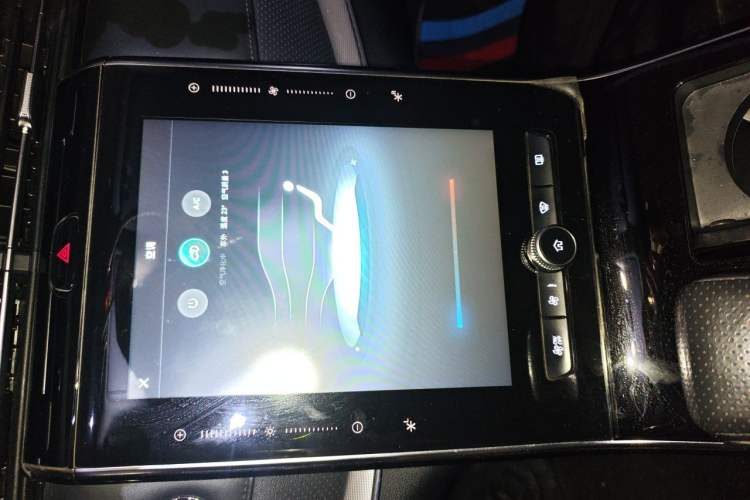 Used Roewe RX5 MAX 2019 300TGI Automatic 4G Connect Luxury Edition Audio And AC Panel