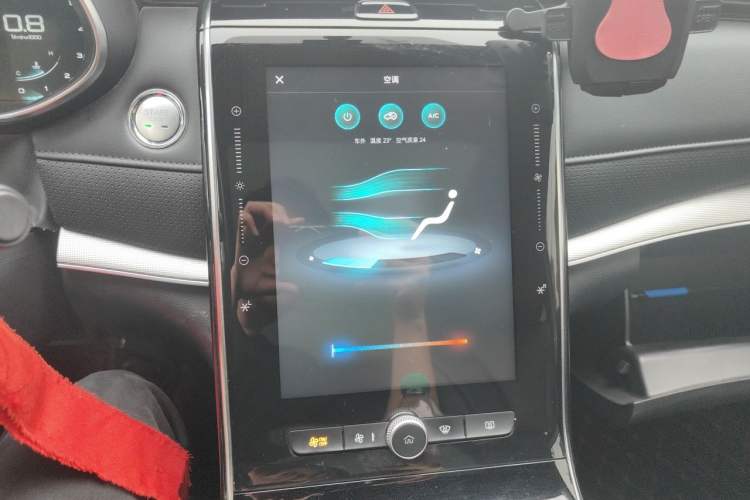Used Roewe RX5 MAX 2019 300TGI Automatic 4G Connect Luxury Edition Audio And AC Panel