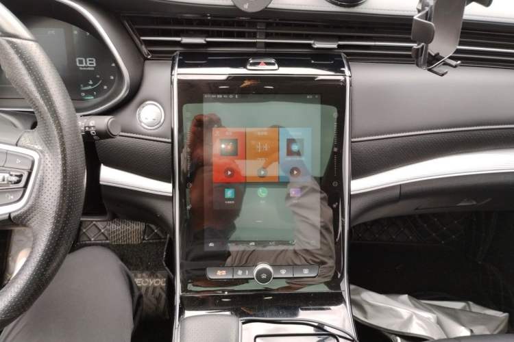 Used Roewe RX5 MAX 2019 300TGI Automatic Intelligent Driving Health Cabin Edition Audio And AC Panel