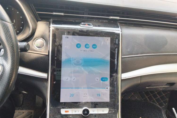 Used Roewe RX5 MAX 2019 300TGI Automatic 4G Connect Luxury Edition Audio And AC Panel