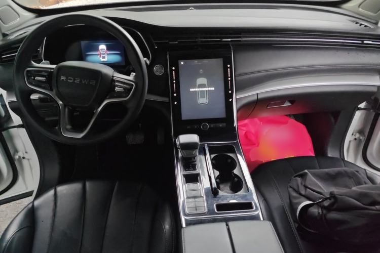 Used Roewe RX5 MAX 2019 300TGI Automatic 4G Connect Luxury Edition Center Console