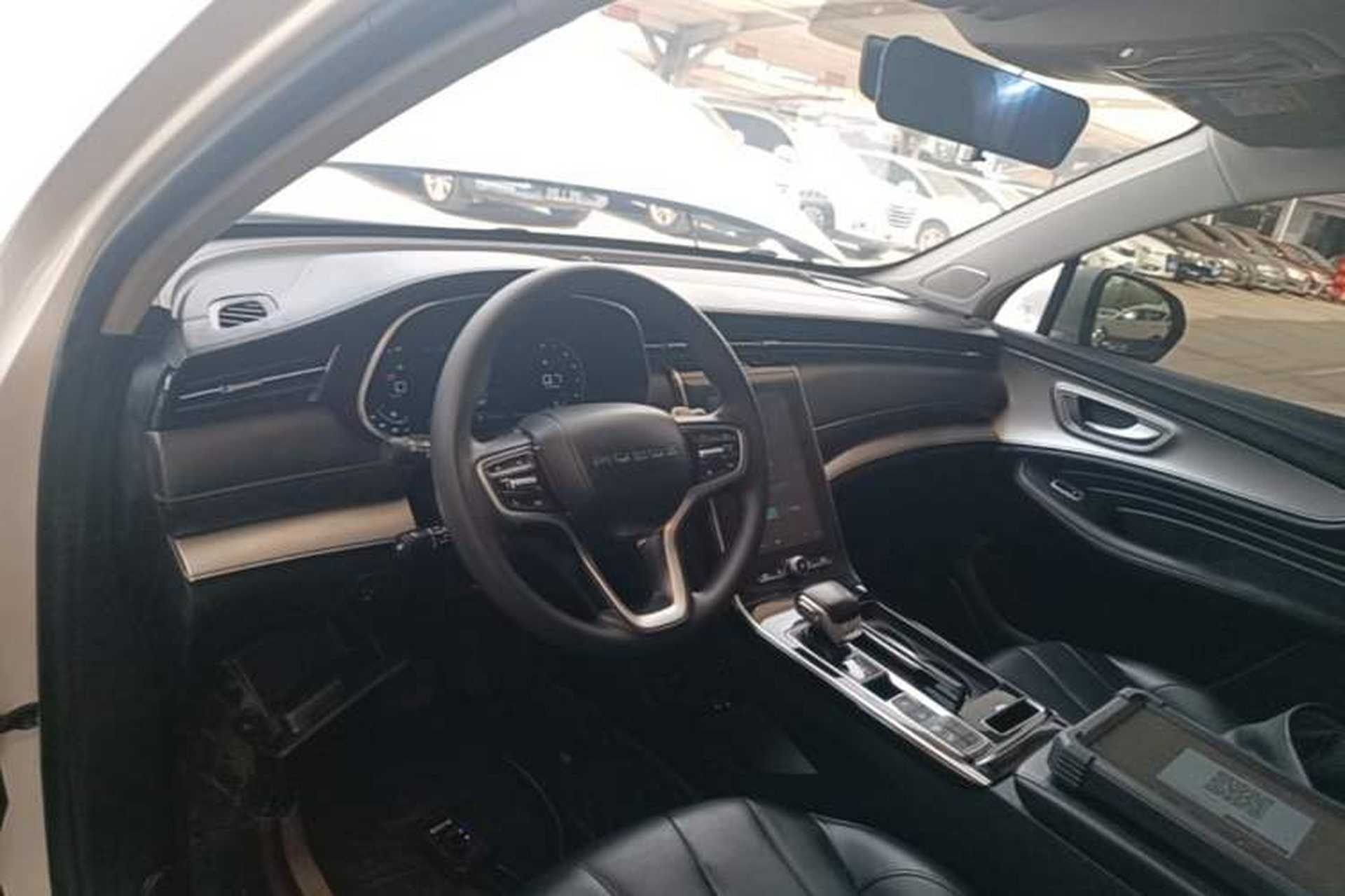 Used Roewe RX5 MAX 2019 300TGI Automatic 4G Connect Luxury Edition Center Console