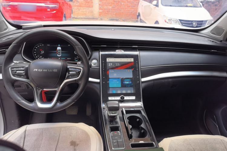 Used Roewe RX5 MAX 2019 300TGI Automatic 4G Connect Luxury Edition Center Console