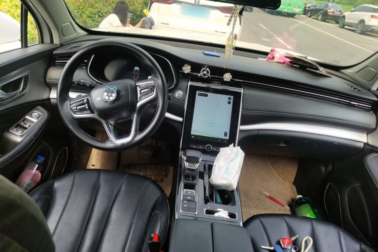 Used Roewe RX5 MAX 2019 300TGI Automatic 4G Connect Luxury Edition Center Console