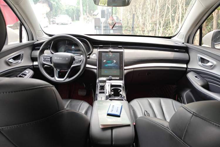 Used Roewe RX5 MAX 2019 300TGI Automatic 4G Connect Luxury Edition Center Console