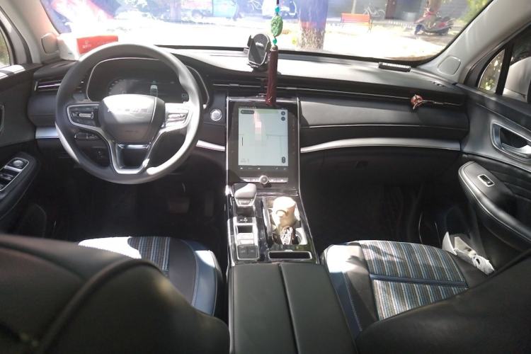 Used Roewe RX5 MAX 2019 400TGI Automatic 4G Connect Luxury Edition Center Console