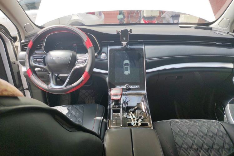 Used Roewe RX5 MAX 2019 300TGI Automatic 4G Connect Luxury Edition Center Console