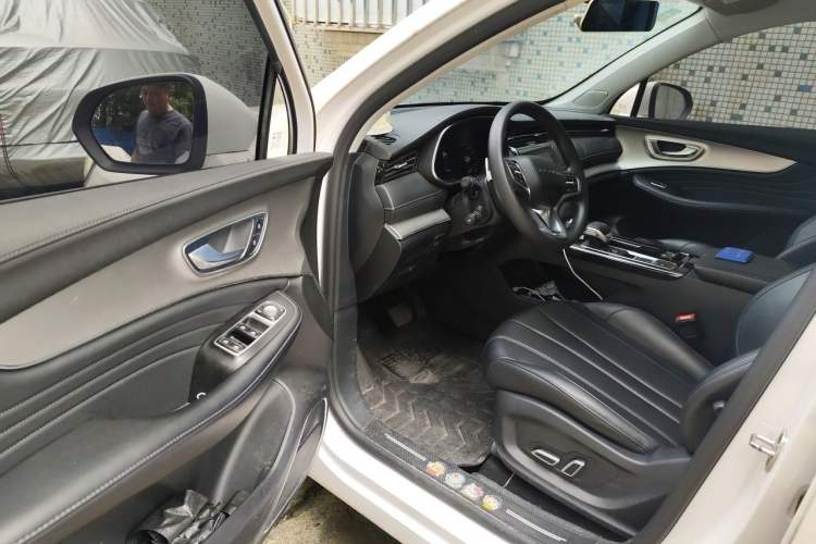 Used Roewe RX5 MAX 2019 300TGI Automatic 4G Connect Luxury Edition Driver Seat