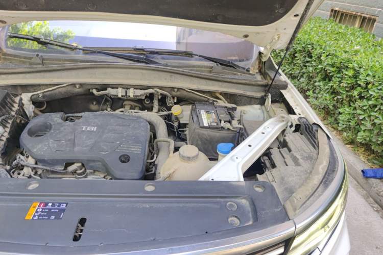 Used Roewe RX5 MAX 2019 300TGI Automatic 4G Connect Luxury Edition Engine Bay Left