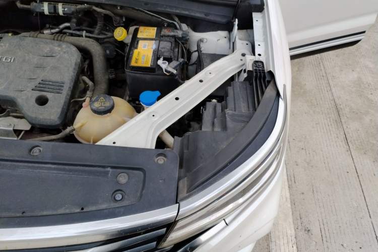 Used Roewe RX5 MAX 2019 300TGI Automatic Intelligent Driving Health Cabin Edition Engine Bay Left