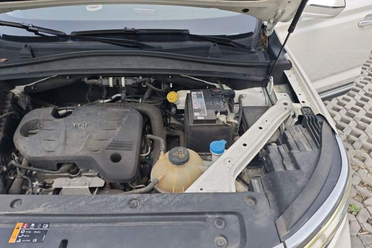 Used Roewe RX5 MAX 2019 300TGI Automatic 4G Connect Luxury Edition Engine Bay Left
