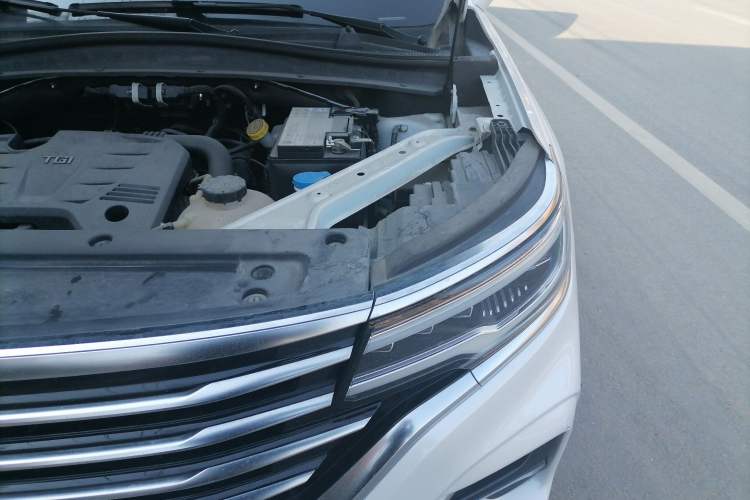 Used Roewe RX5 MAX 2019 300TGI Automatic 4G Connect Luxury Edition Engine Bay Left