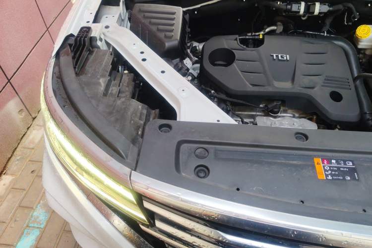 Used Roewe RX5 MAX 2019 300TGI Automatic Smart Cabin Luxury Edition Engine Bay Right