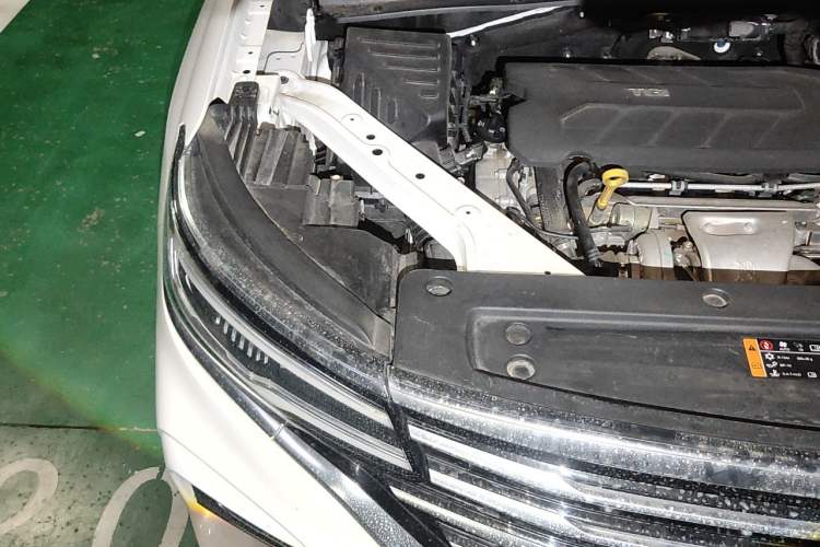 Used Roewe RX5 MAX 2019 400TGI Automatic All-Wheel Drive Smart Cabin Supreme Edition Engine Bay Right