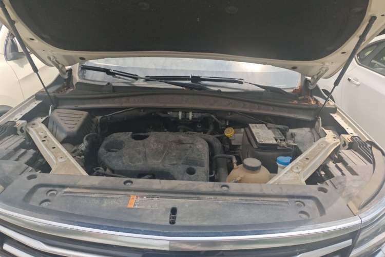 Used Roewe RX5 MAX 2019 300TGI Automatic 4G Connect Luxury Edition Engine Bay