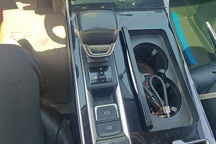 Used Roewe RX5 MAX 2019 300TGI Automatic Smart Cabin Luxury Edition Gear Lever