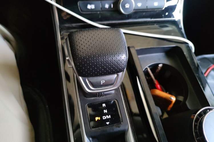 Used Roewe RX5 MAX 2019 300TGI Automatic Intelligent Driving Health Cabin Edition Gear Lever