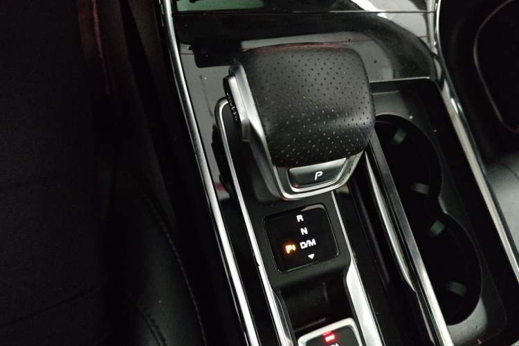Used Roewe RX5 MAX 2019 300TGI Automatic Intelligent Driving Health Cabin Edition Gear Lever