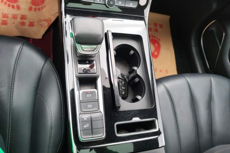 Used Roewe RX5 MAX 2019 300TGI Automatic 4G Connect Luxury Edition Gear Lever