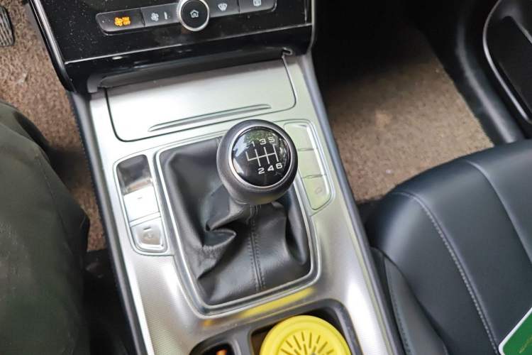 Used Roewe RX5 MAX 2019 300TGI Manual 4G Connect Luxury Edition Gear Lever
