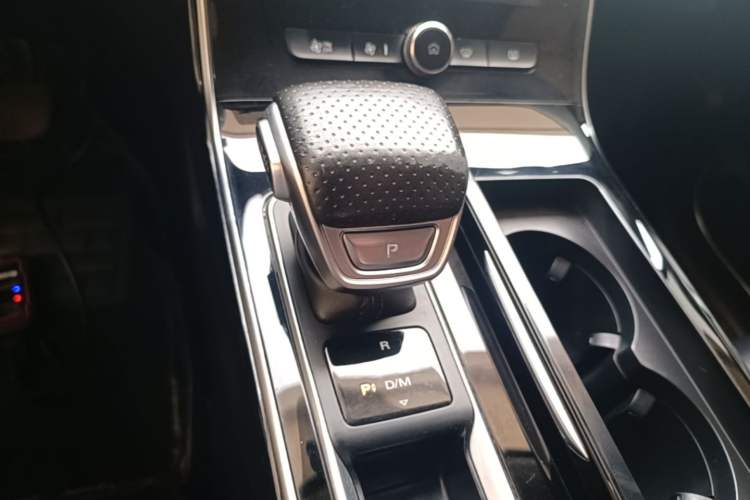Used Roewe RX5 MAX 2019 300TGI Automatic 4G Connect Luxury Edition Gear Lever